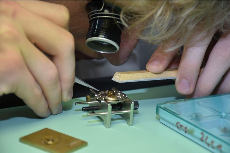 Lycée Edgar Faure Morteau : Formations horlogerie, bijouterie ...